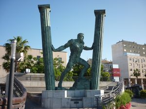 세우타의 헤라클레스의 기둥 조각상