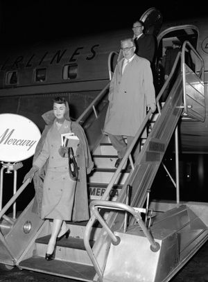 1957년 로스앤젤레스에서 제니퍼 존스와 셀즈닉