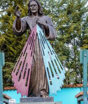 르완다 키베호에 있는 자비로우신 예수 동상