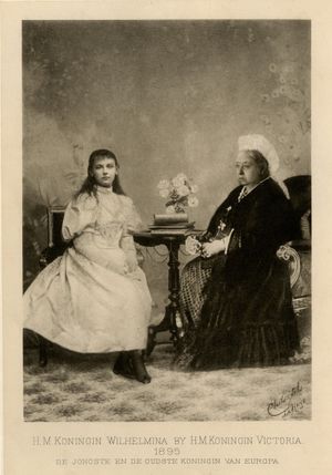 빅토리아 여왕과 빌헬미나 여왕의 몽타주 사진 (1895)