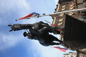 암스테르담의 빌헬미나 여왕 동상