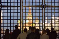 시위가 있었던 6월 12일과 그 전날 붉은 광장이 폐쇄되었다