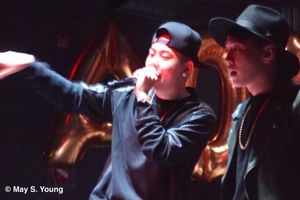 로꼬와 그레이 (오른쪽)의 AOMG 2014 미국 투어