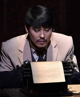 2012년 뮤지컬 벽을 뚫는 남자 출연 모습