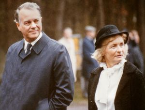 에른스트와 아델레 알브레히트 (1985)