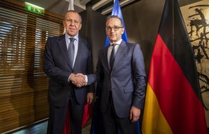 2019년 2월 15일 세르게이 라브로프 러시아 외무장관과 회담하는 마스