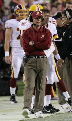 헤드 코치 조 기브스(Joe Gibbs)는 1982년, 1987년, 1991년에 슈퍼볼에서 우승했다. 그는 1996년에 프로 풋볼 명예의 전당에 헌액되었다.