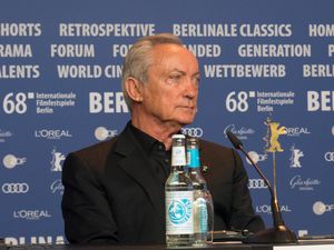 2018년 베를린 영화제에서 돈 워리, 그는 멀리 가지 못해 기자 회견에 참석한 키어