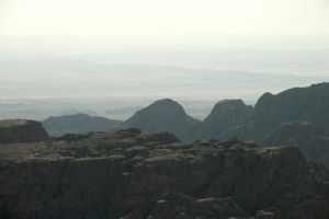 와디 무사 봉우리에서 바라본 와디 아라바 전경