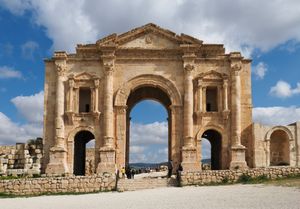 하드리아누스 개선문