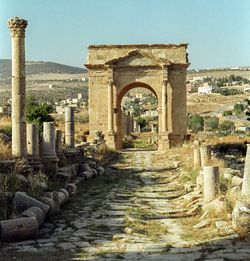 카르도(열주 도로)에 있는 사면문(Tetrapylon)