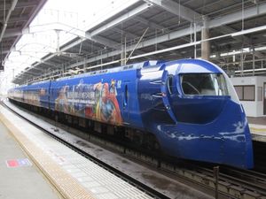 「이즈미사노시 70주년 × 근육맨 40주년 우정 태그 라피트」로 래핑된 제6편성 (2019년 7월)