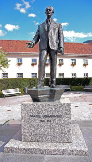 다니엘 스와로브스키(1862–1956), 회사의 창립자