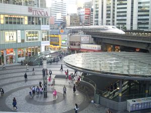유라쿠초역 앞 광장 (교통회관 옥상 데크에서 촬영)