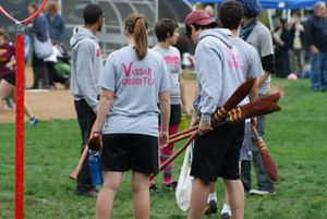 배서 칼리지의 머글 퀴디치 팀인 버터비어 브루어스