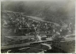 발터 미텔홀저(1919)의 100m 상공에서 촬영한 항공 사진