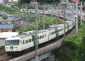 2012년 7월 오리지널 오도리코 도색을 한 A8, C1 편성