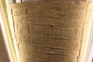 한나라 무덤 벽돌에 묘사된 성문 타워