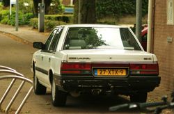 닛산 로렐 후측면 (C32)