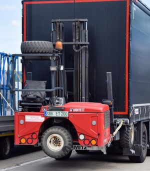 트럭 장착형 사이드 로더