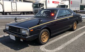 C210 2000 GT-EX 스카이라인. 세이부 경찰 버전의 복제품