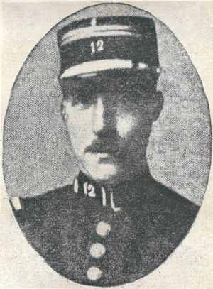 1914년 제12 드라군 연대에서 중위로 복무 중인 드 라트르