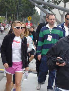 셰릴 크로(왼쪽, 2007년)