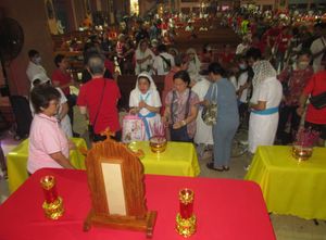 빈혼도 교회에서의 첫 번째 향 공양