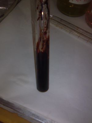 철(III)에 대한 혈액-적색 양성 티오시안산염 검사