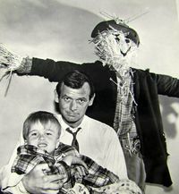 데이비드 얀센이 리처드 킴블 역을 맡음, 클린트 하워드와 함께, 1965