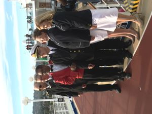 의상을 입은 출연진, 2015년; 왼쪽부터: 코펠, 그랜디, 랑게, 매클라우드, 테우스 & 휠런