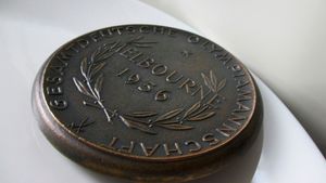 명예 메달 – 청동 주조 – 독일 민주 공화국 – "올림픽 독일 연합 선수단 – 멜버른 1956"