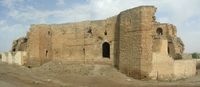 부분적으로 재건된 하란 성의 유적