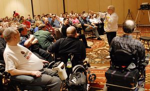 할란 엘리슨이 2006년 4월 13일 미니콘 41에서 연설