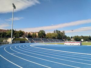 루부시 올림피언스 육상 경기장