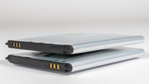 부풀어 오른 리튬 이온 배터리, 결함 있는 모니터링 전자 장치로 손상되었을 수 있음