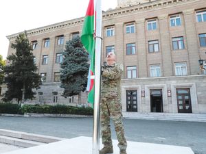 일함 알리예프(Ilham Aliyev) 대통령이 2023년 10월 15일 이 도시 위에 아제르바이잔 국기(Flag of Azerbaijan)를 게양했다.