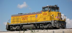 유니언 퍼시픽의 "친환경" 차량을 위해 Railpower Technologies에서 제조한 20대의 새로운 2000hp "그린 고트" 기관차 중 하나