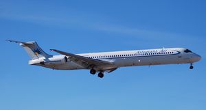 2007년 구 도장을 입은 얼리전트 항공 맥도넬 더글러스 MD-83 항공기