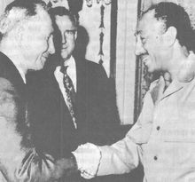 쿠즈네초프(좌)가 1973년 10월 안와르 사다트 이집트 대통령을 만나는 모습