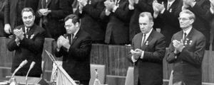 1968년 10월의 수슬로프(오른쪽), 브레즈네프(왼쪽), 코시긴(오른쪽에서 두 번째)