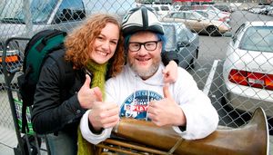 2006년의 에드 "튜바 맨" 맥마이클(오른쪽)