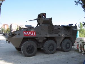 KFOR-MSU 판두르 I (코소보 미트로비차의 신교 근처, 2011년)