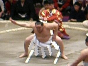 68대 요코즈나 아사쇼류의 운류 스타일 요코즈나 도효이리