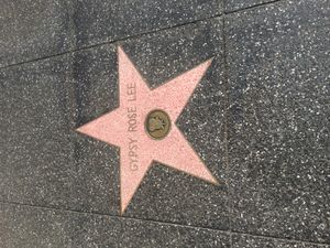할리우드 명예의 거리에 있는 집시 로즈 리의 별