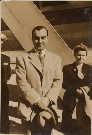 카레로 블랑코가 간도 공항에 있는 모습 (1947)