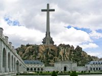 수도원에서 바라본 십자가