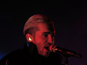 2017년 스위스 취리히에서 공연하는 카울리츠