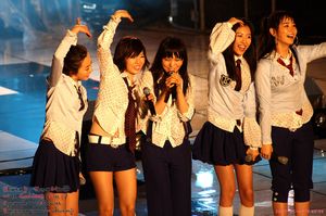 2007년 5월 9일 한양대학교에서 공연 중인 원더걸스.