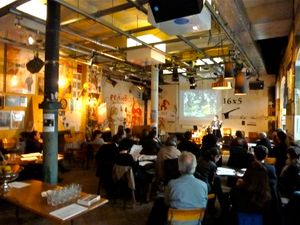 2011년 취리히의 슈피겔가세 1번가에 부활한 카바레 볼테르